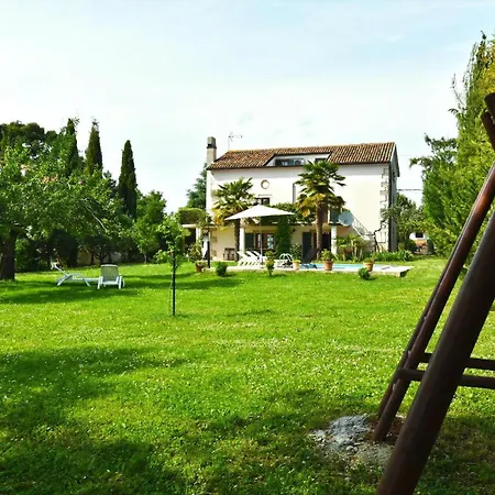 Mit Privatpool Fuer 6 Personen Ca, 165 M Sup2 In Kosinozici, Istrien Und Umgebung Vakantiehuis *